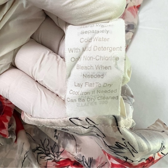 Cabi Blouse 100% Silk #399 Gray Red Poppy Floral Flower Fairy Top Oversized - Picture 7 of 12